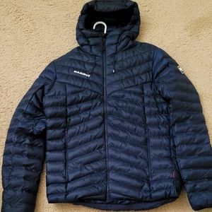Mammut IN Hooded Albula Jacket (navy color)